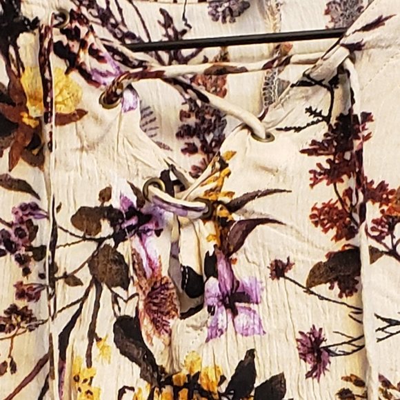 Floral Crop Top - Picture 3 of 4